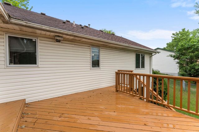 1242 Myrtle Street N, Maplewood, MN 55119