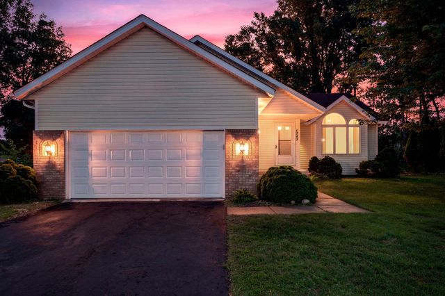 1242 Myrtle Street N, Maplewood, MN 55119