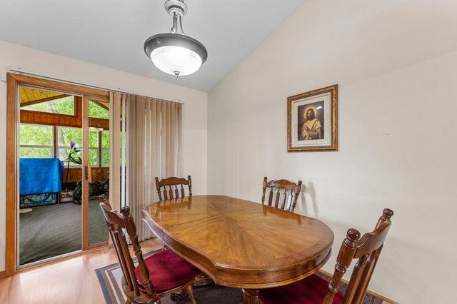 1242 Myrtle Street N, Maplewood, MN 55119