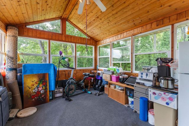 1242 Myrtle Street N, Maplewood, MN 55119