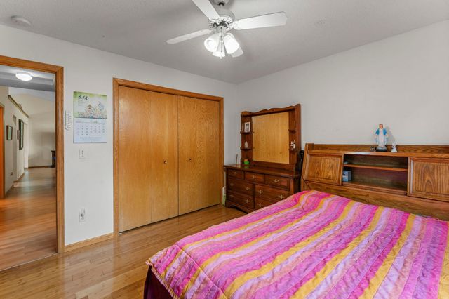 1242 Myrtle Street N, Maplewood, MN 55119