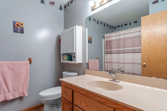 1242 Myrtle Street N, Maplewood, MN 55119