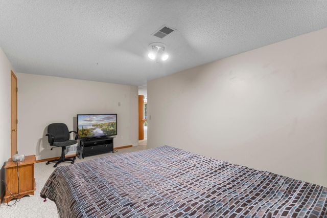 1242 Myrtle Street N, Maplewood, MN 55119
