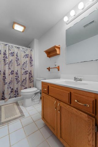 1242 Myrtle Street N, Maplewood, MN 55119