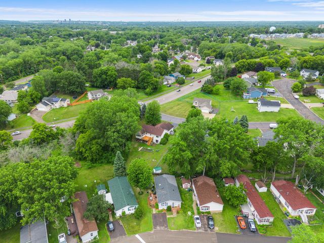 1242 Myrtle Street N, Maplewood, MN 55119
