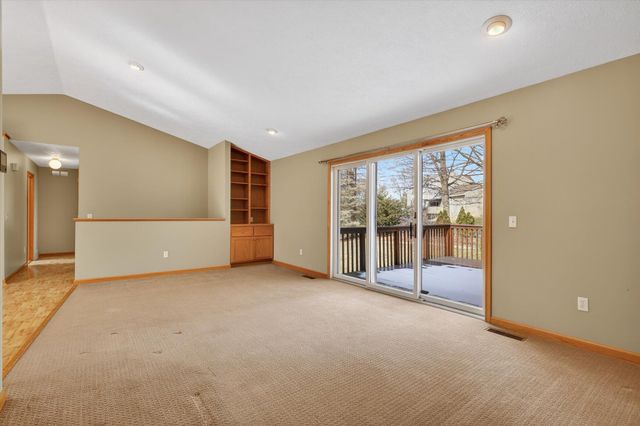 6723 Gran Via Drive NE, Rockford, MI 49341