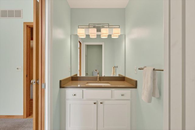 6723 Gran Via Drive NE, Rockford, MI 49341