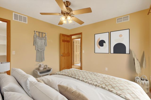 6723 Gran Via Drive NE, Rockford, MI 49341