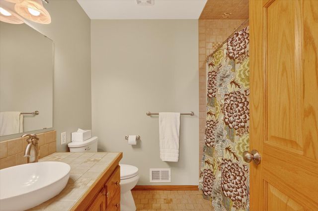 6723 Gran Via Drive NE, Rockford, MI 49341