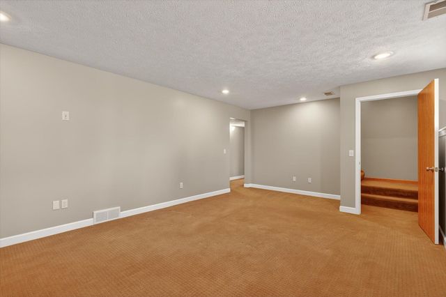 6723 Gran Via Drive NE, Rockford, MI 49341