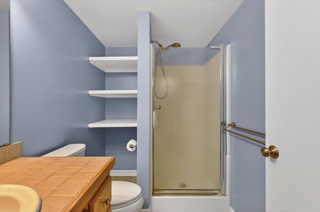 6723 Gran Via Drive NE, Rockford, MI 49341