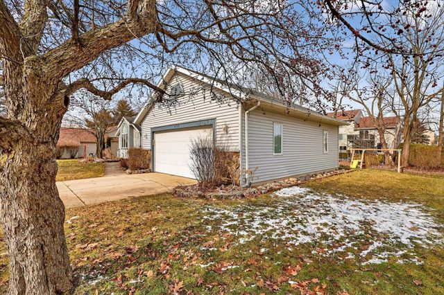 6723 Gran Via Drive NE, Rockford, MI 49341