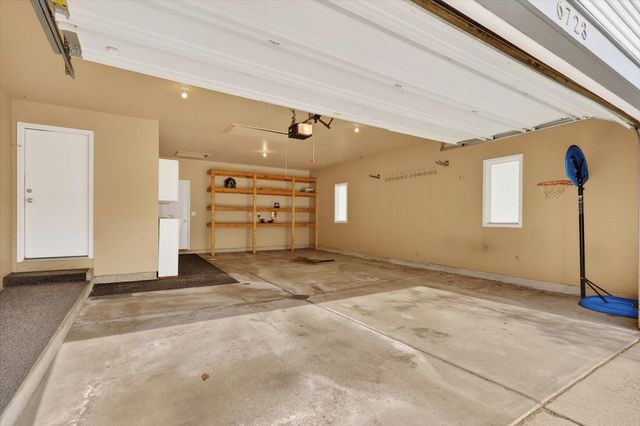 6723 Gran Via Drive NE, Rockford, MI 49341