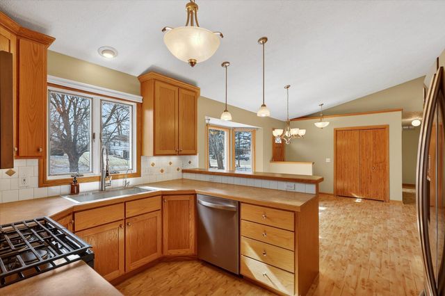 6723 Gran Via Drive NE, Rockford, MI 49341