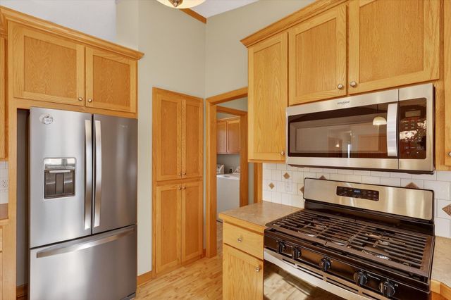 6723 Gran Via Drive NE, Rockford, MI 49341