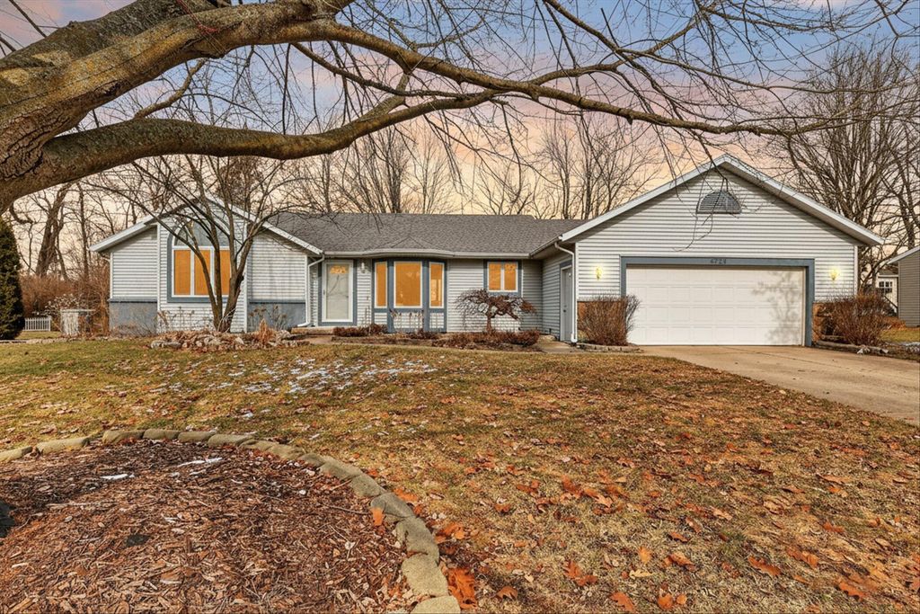 6723 Gran Via Drive NE, Rockford, MI 49341