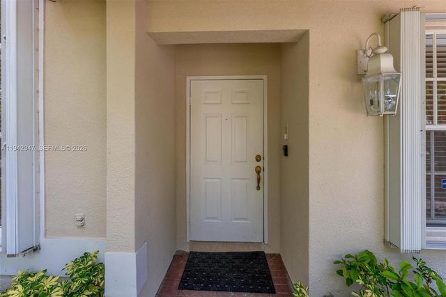 10635 NW 54th St, Doral, FL 33178