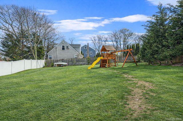 22 Poseidon Road, Rocky Point, NY 11778