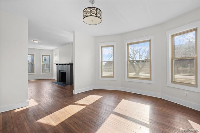 900 Hazelwood Street, Detroit, MI 48202