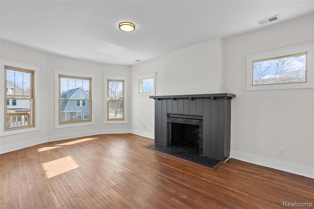 900 Hazelwood Street, Detroit, MI 48202