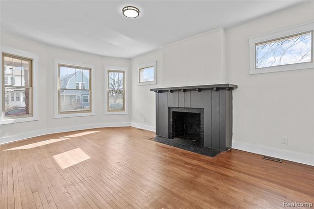 900 Hazelwood Street, Detroit, MI 48202