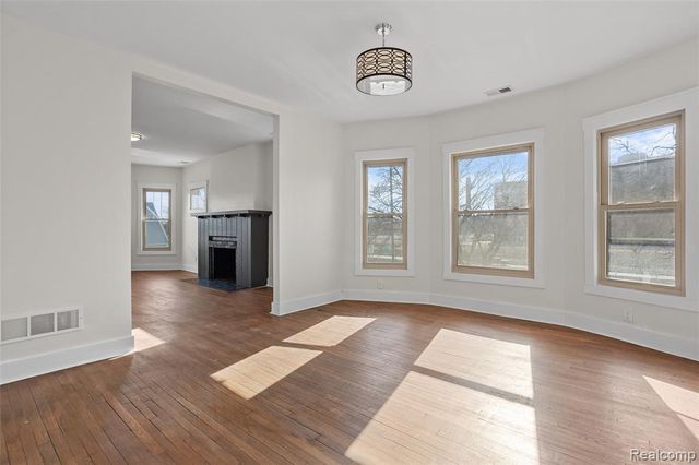 900 Hazelwood Street, Detroit, MI 48202