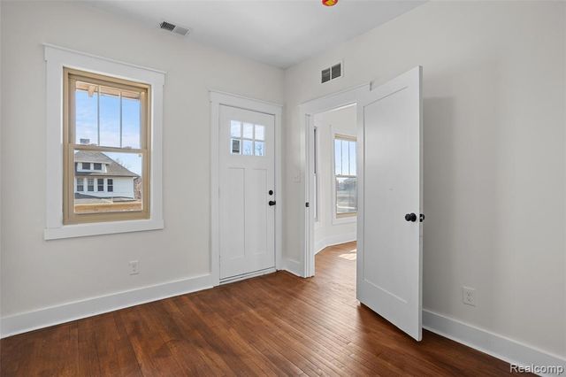 900 Hazelwood Street, Detroit, MI 48202