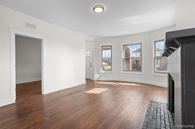 900 Hazelwood Street, Detroit, MI 48202