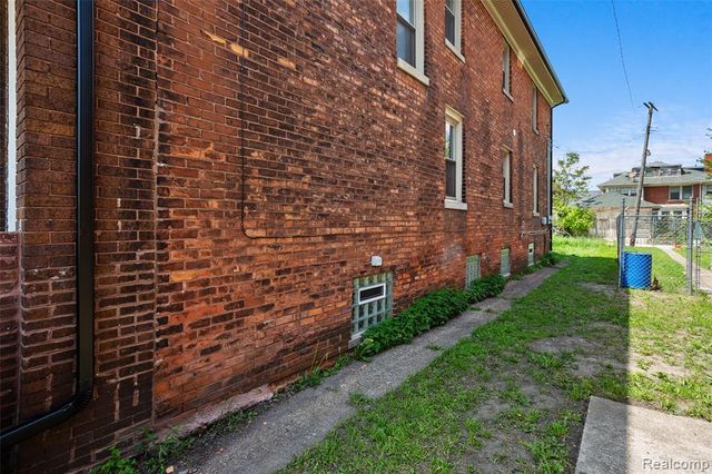 900 Hazelwood Street, Detroit, MI 48202