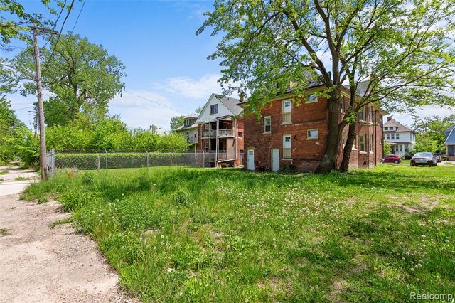 900 Hazelwood Street, Detroit, MI 48202