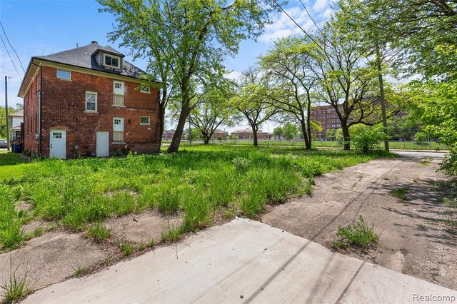 900 Hazelwood Street, Detroit, MI 48202