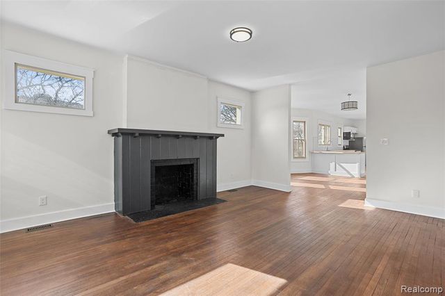 900 Hazelwood Street, Detroit, MI 48202