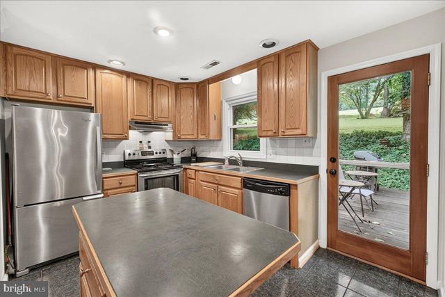 6144 MOUNT PHILLIP RD, Frederick, MD 21703