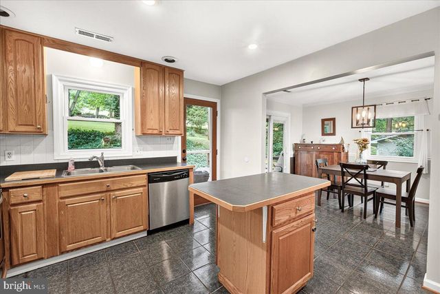 6144 MOUNT PHILLIP RD, Frederick, MD 21703
