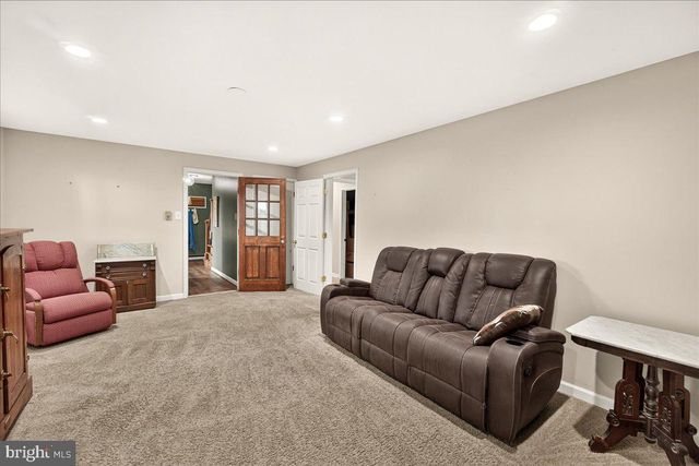 6144 MOUNT PHILLIP RD, Frederick, MD 21703