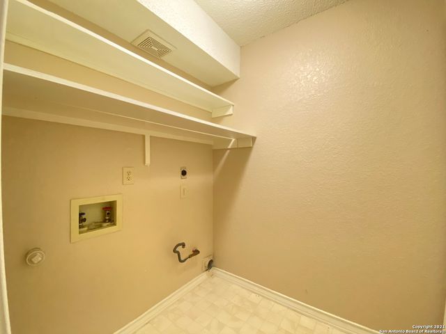 6714 MANASSAS DR, San Antonio, TX 78240