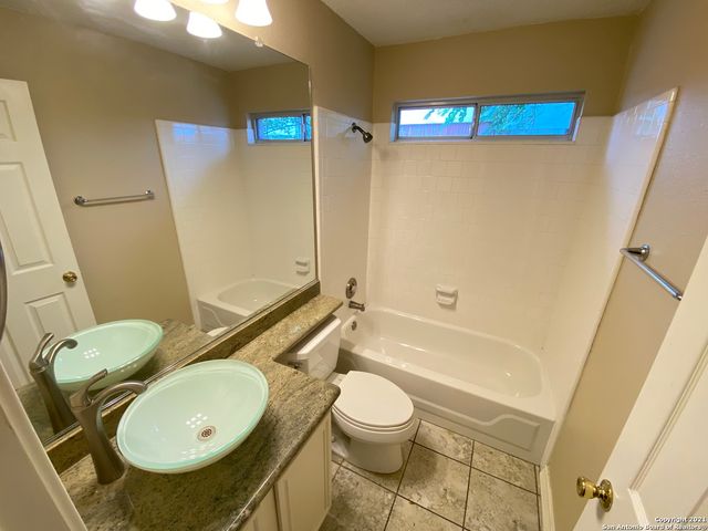 6714 MANASSAS DR, San Antonio, TX 78240