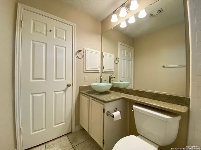 6714 MANASSAS DR, San Antonio, TX 78240