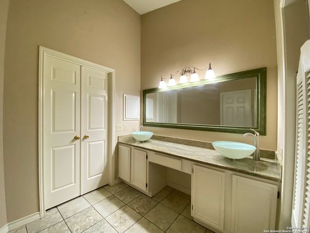 6714 MANASSAS DR, San Antonio, TX 78240