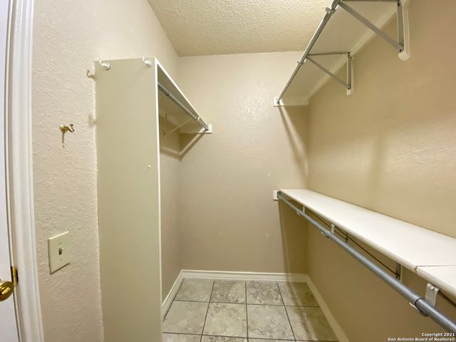 6714 MANASSAS DR, San Antonio, TX 78240