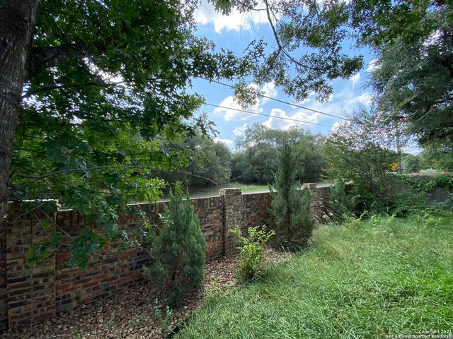 6714 MANASSAS DR, San Antonio, TX 78240