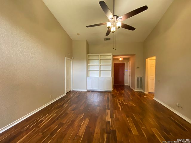 6714 MANASSAS DR, San Antonio, TX 78240