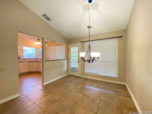 6714 MANASSAS DR, San Antonio, TX 78240