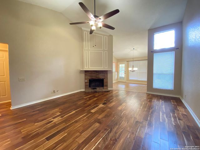 6714 MANASSAS DR, San Antonio, TX 78240