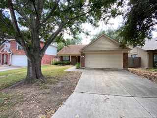 6714 MANASSAS DR, San Antonio, TX 78240