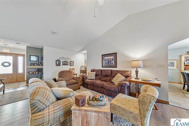 2250 St. John Court, North Mankato, MN 56003