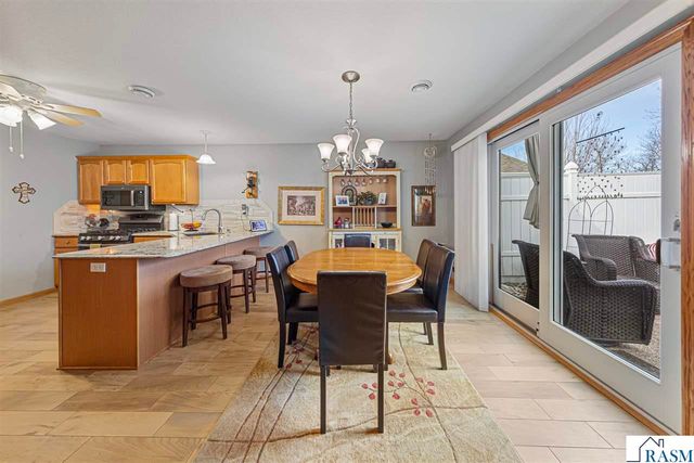 2250 St. John Court, North Mankato, MN 56003