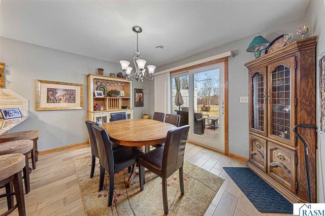 2250 St. John Court, North Mankato, MN 56003