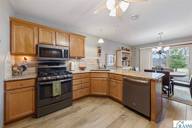 2250 St. John Court, North Mankato, MN 56003