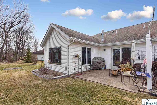 2250 St. John Court, North Mankato, MN 56003